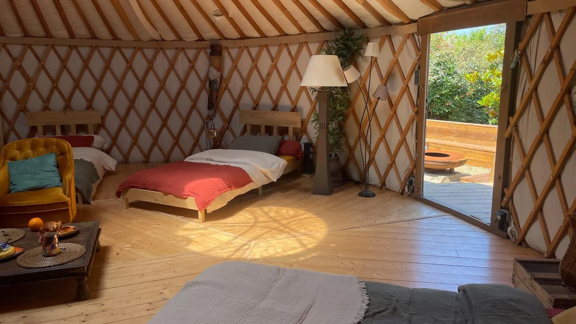 Luxury tent Yourte Jardin Tropicale Piscine - Quatre Murs Et Un Toit