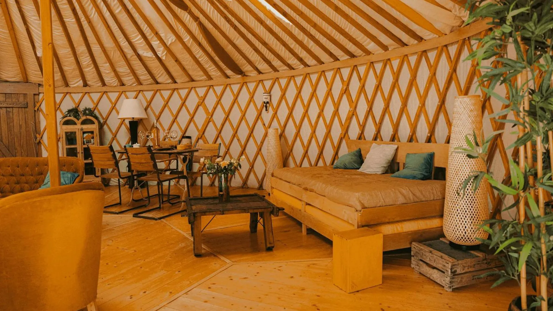 Yourte Jardin Exotique Piscine Hyeres Luxury tent